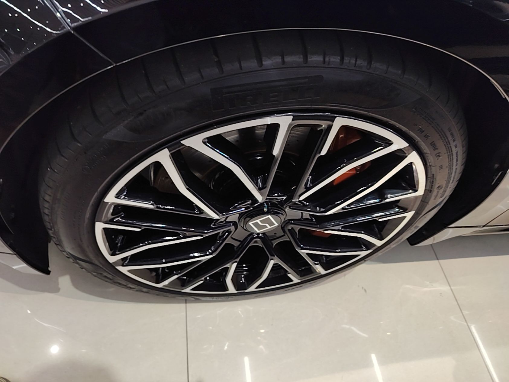 Zeekr 001 2024 YOU Edition 100 kWh All-Wheel Drive — снимка 10