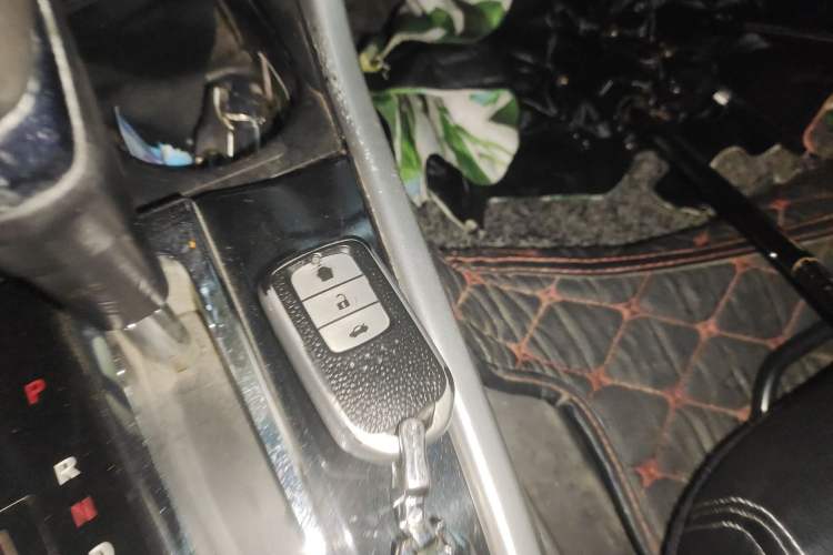 Used Honda Crider 2013 1.8L automatic luxury edition
