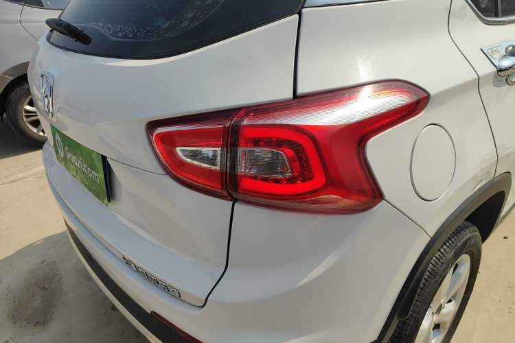 Used Baojun 510 2017 1.5L Manual Fashion Model
