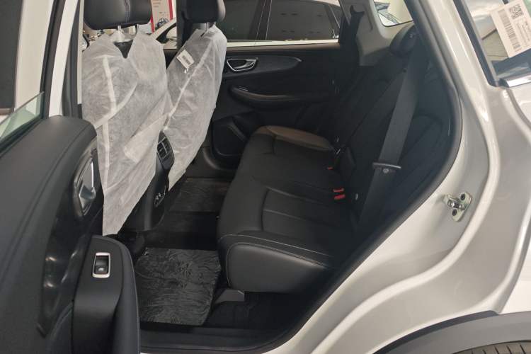 Used Roewe RX5 2023 PLUS 330TGI Automatic Trendsetting Smart Edition