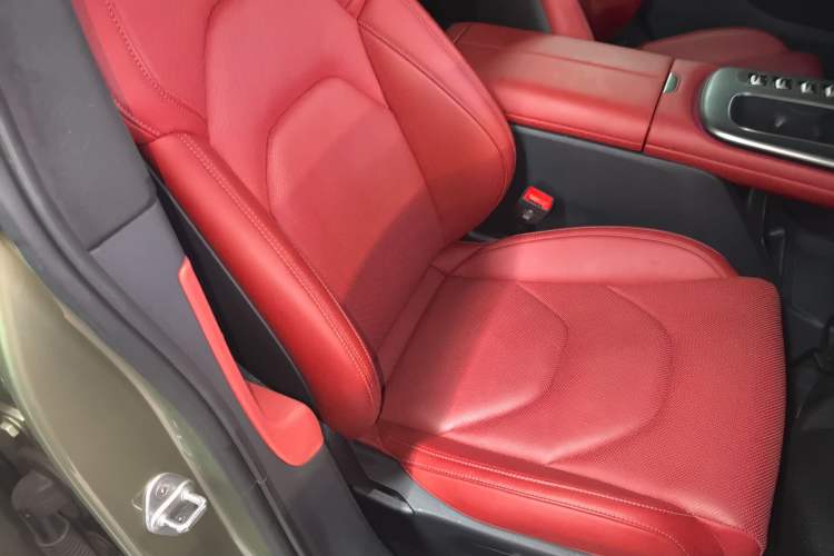 Used Xiaomi Auto SU7 2024 Four-Wheel Drive Ultra-Long Range Advanced Intelligent Driving Max Edition