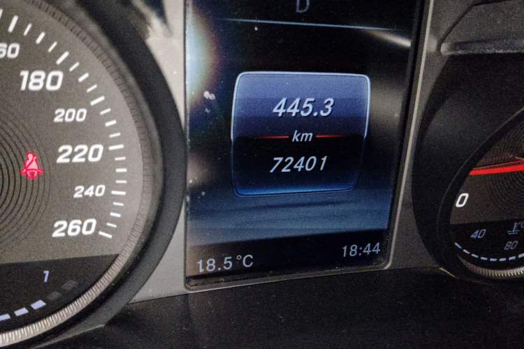 Used Mercedes-Benz GLC Coupe 2019 Facelift GLC 200 4MATIC Coupe SUV Odometer Close Up