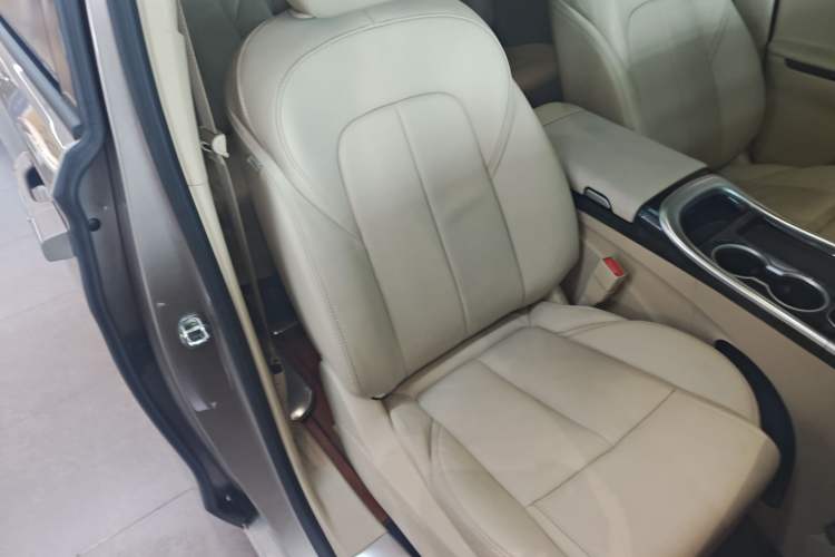 Used Buick GL8 2022 ES Landtrek 653T Luxury Edition