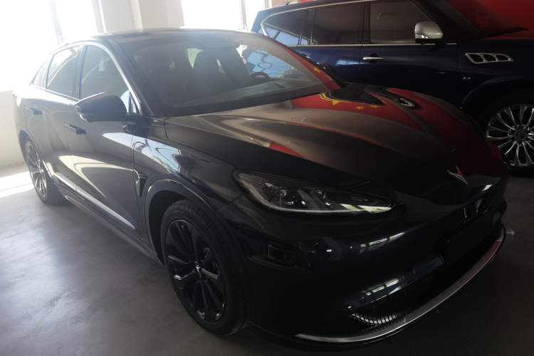 Used ARCFOX Alpha S 2022 HI Version Advanced Edition Front Right 45 Deg