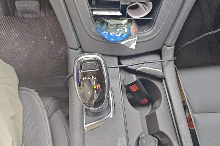 Used Cadillac XT5 2017 Anniversary Edition 25T Luxury Model Gear Lever