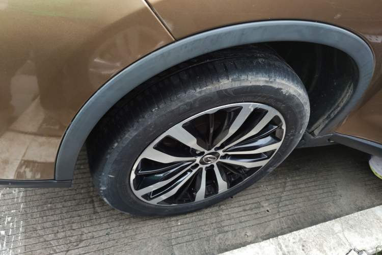 Used GAC Trumpchi GS4 2017 235T Manual Two-Wheel Drive Luxury Edition Left Front Wheel Hub