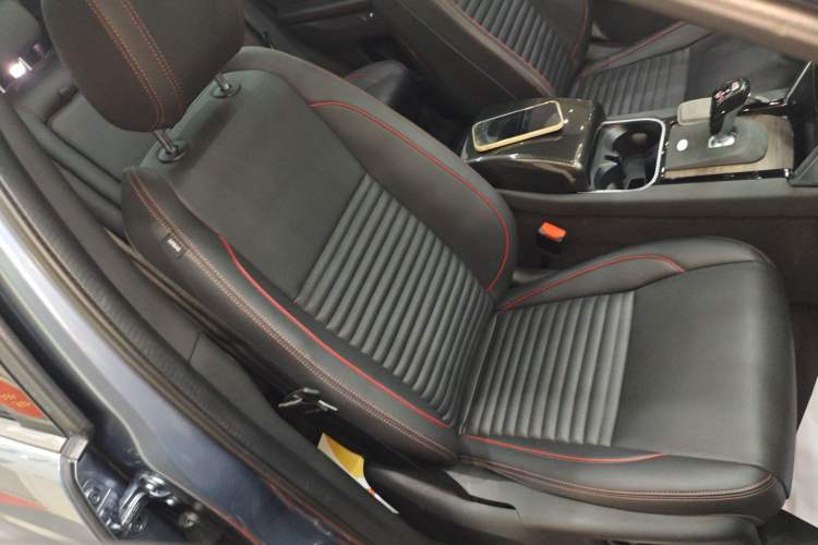 Used Land Rover Discovery Sport 2020 249 PS R-Dynamic Performance Edition