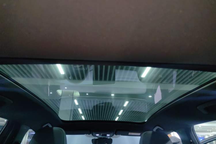 Used Volkswagen ID.4 X 2025 Smart Version Pure & Intelligent Enjoyment Edition Headliner