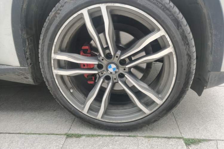 Used BMW X5 2015 xDrive28i
