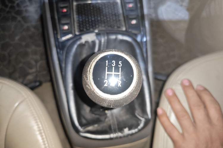 Used Volkswagen Santana Vista 2008 1.8L Manual Comfort Edition Gear Lever