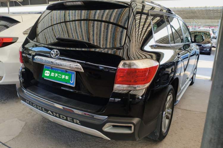 Used Toyota Highlander 2012 2.7L Two-Wheel Drive 7-Seater Luxury Edition Rear Right 45 Deg