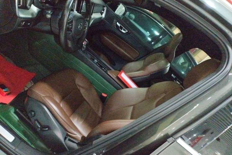 Used Volvo XC60 2021 T5 4x4 Smart Luxury Edition