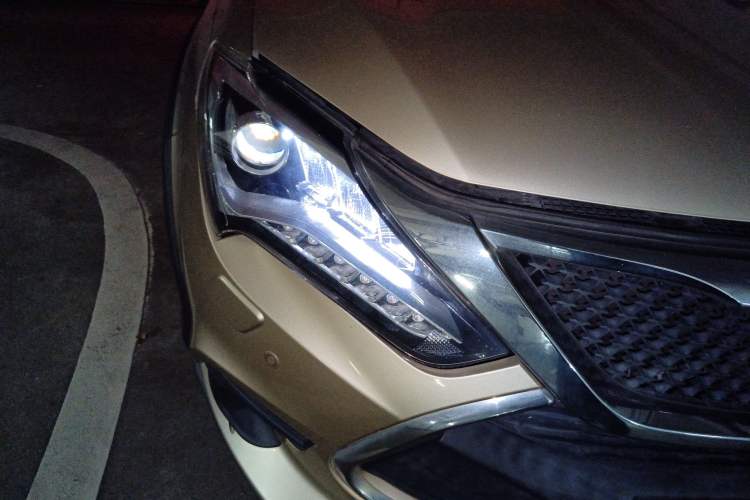 Used BYD Tang New Energy 2015 2.0T Four-Wheel-Drive Flagship Model