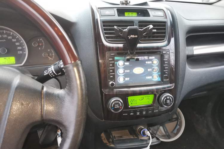 Used Kia Sportage 2011 2.0L Manual Two-Wheel-Drive GLS Audio And AC Panel