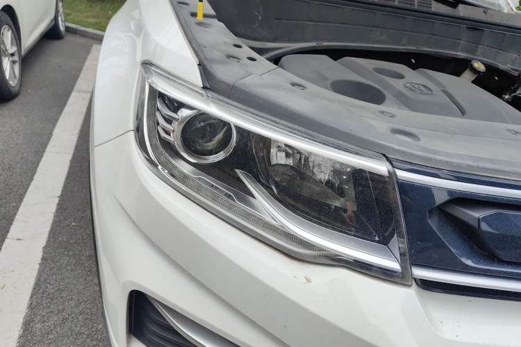 Used CHANGAN CS35PLUS 2018 1.6L Automatic Changlian Edition China V Standard Right Front Headlight