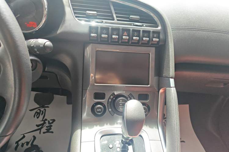 Used Peugeot 3008 2016 1.6THP Automatic Prestige Edition Audio And AC Panel