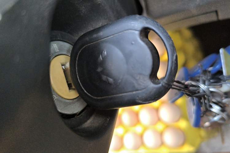 Used Wuling Rongguang V 2015 1.2L Practical Model
