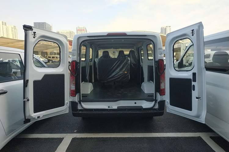 Used JMC E Fushun 2025 Model, Open Window Version, 41.86 kWh, Short Axle, Low-roof
