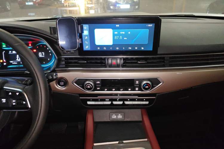 Used JETOUR X70 2023 1.5T DCT Overpass PRO+ Edition 7 Seats
