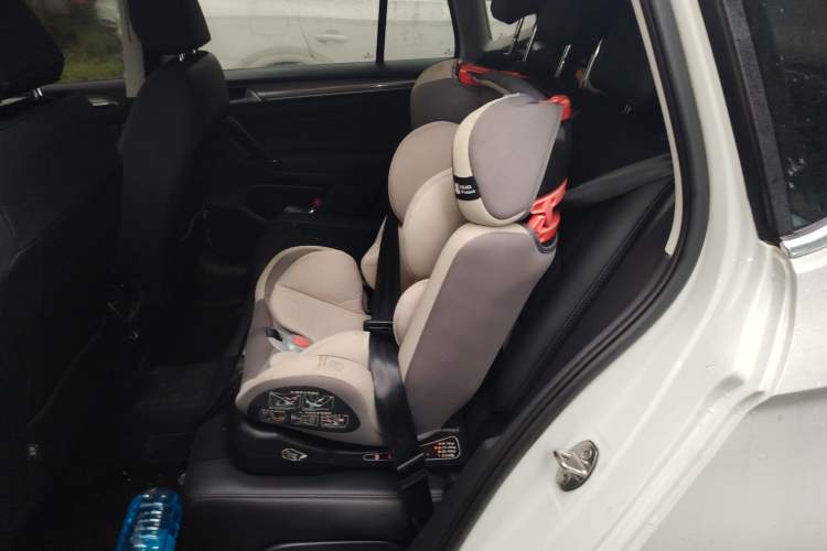 Used Volkswagen Golf Sportsvan 2018 230TSI Automatic Trend Edition Left Rear Seat