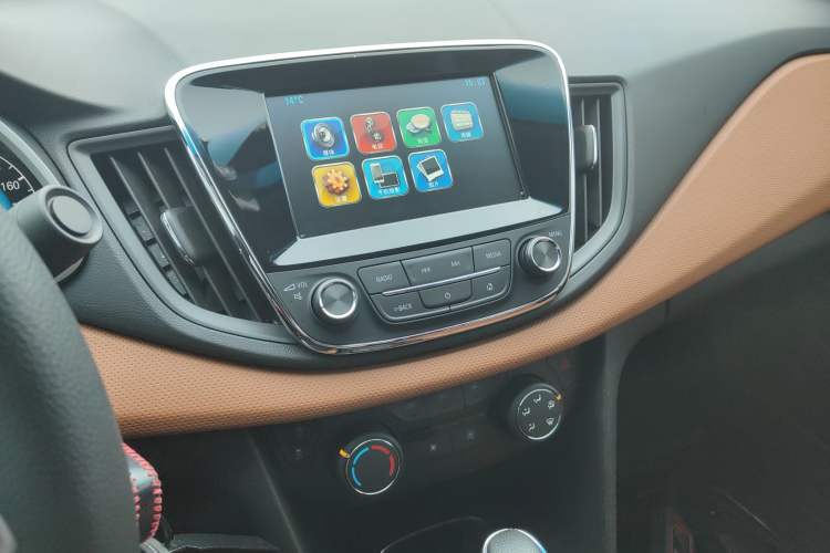 Used Chevrolet Cavalier 2016 1.5L Automatic Xinsong Edition Audio And AC Panel