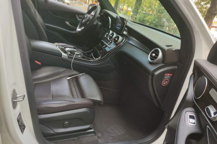 Used Mercedes-Benz GLC 2017 GLC 260 4MATIC Luxury Model