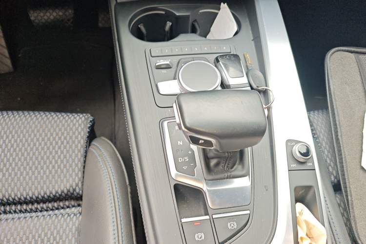 Used Audi A4L 2019 40 TFSI Sporty Version China VI