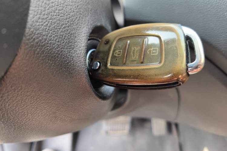 Used Hyundai Verna (new generation) 2016 1.4L Automatic Cool Edition GLS Vehicle Key