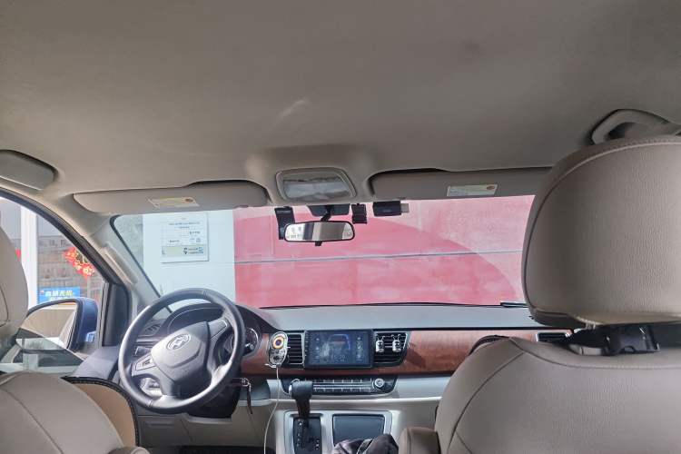 Used SAIC MAXUS G10 2016 2.0T Automatic Elite Edition