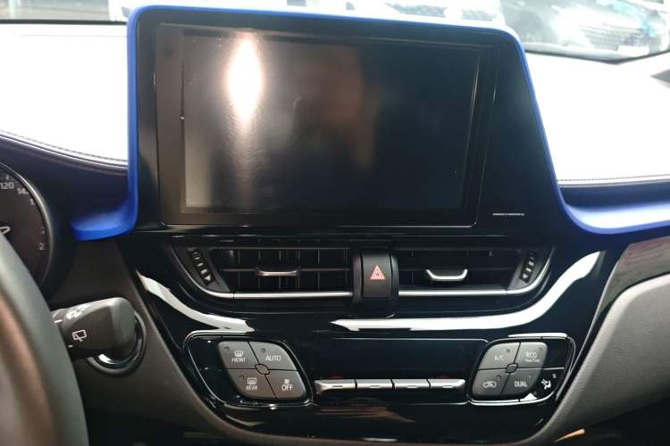 Used Toyota C-HR 2020 2.0L Luxury Edition Audio And AC Panel