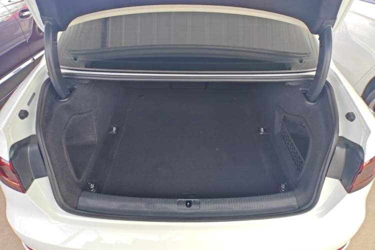 Used Audi A4L 2017 Plus 40 TFSI Ambition Model
