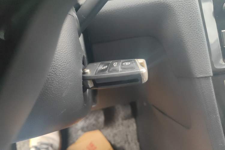 Used Volkswagen Golf 2018 1.6L Automatic Comfort Model Interior 1