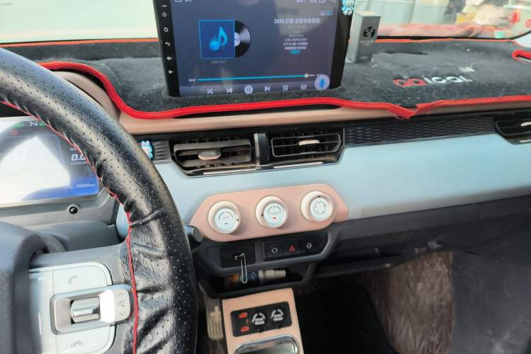 Used Chery QQ Ice Cream 2024 Youth Edition 205km Milkshake