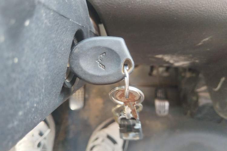 Used Wuling Rongguang 2011 1.2L Base Version
