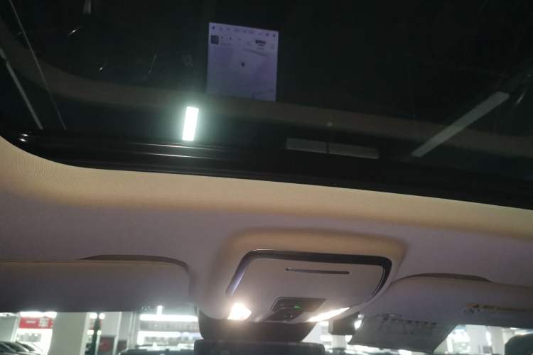 Used Hongqi HS7 PHEV 2024 2.0T PHEV Four-Wheel Drive Flagship Edition 6 Seats
