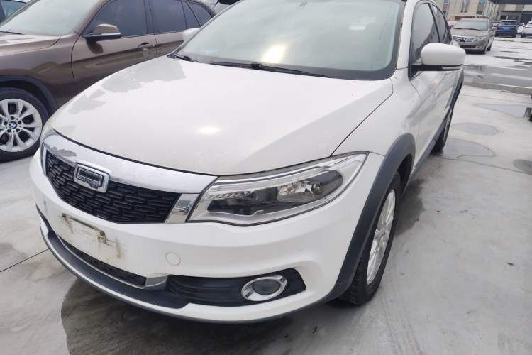 Used Qoros 3 2016 Urban SUV 1.6T Automatic Zhiyue Model