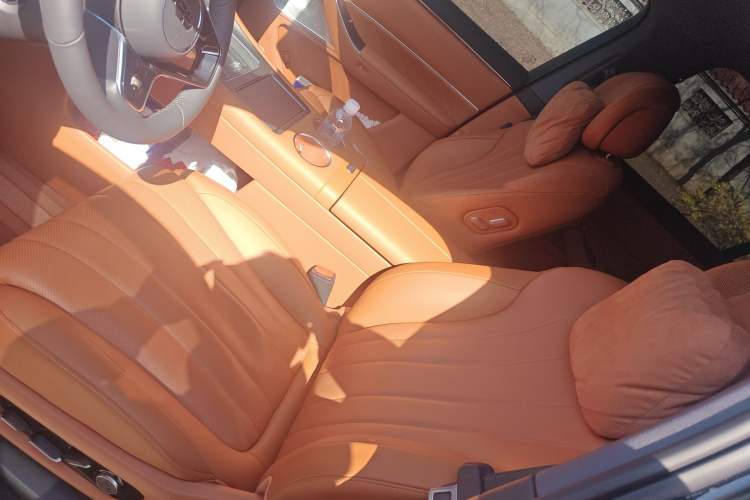 Used Hima AITO M8 2025 Extended-Range Max+ Version 53.4 kWh 6-Seater Edition Left Front Seat