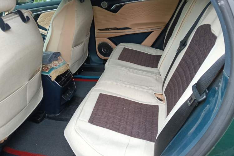 Used VOYAH FREE 2023 Four-Wheel Drive Extended-Range Model with Ultra-Long Range
