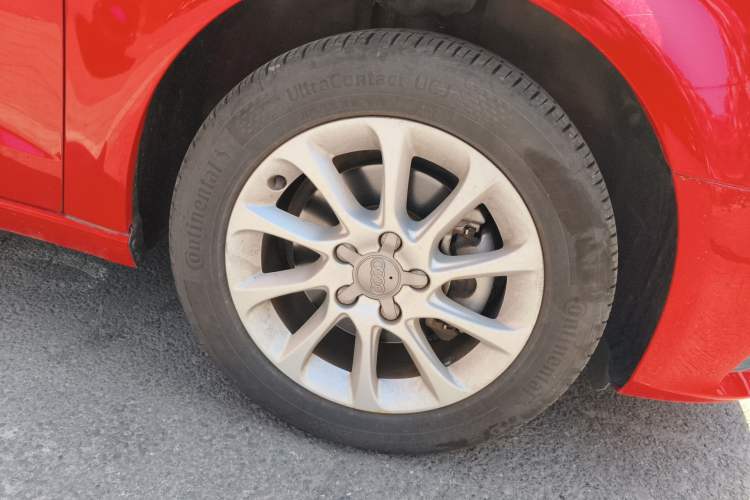 Used Audi A3 2014 Sportback 35 TFSI Automatic Ambition Edition Right Front Wheel Hub