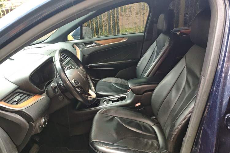 Used Lincoln MKC 2017 2.0T Two-Wheel-Drive Luxury Edition