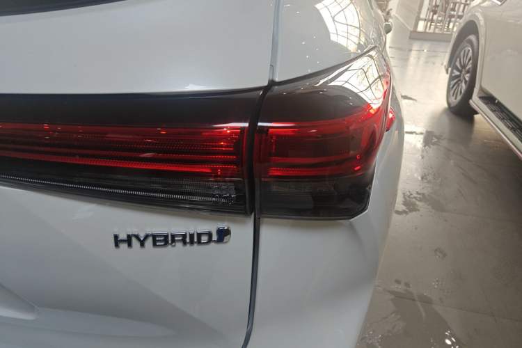 Used Toyota Highlander 2022 Dual-Engine 2.5L Four-Wheel Drive Prestige Version 7 Seats
