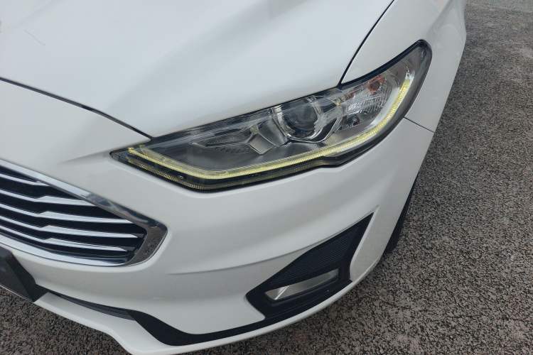 Used Ford Mondeo 2020 EcoBoost 180 Stylish Model Left Front Headlight