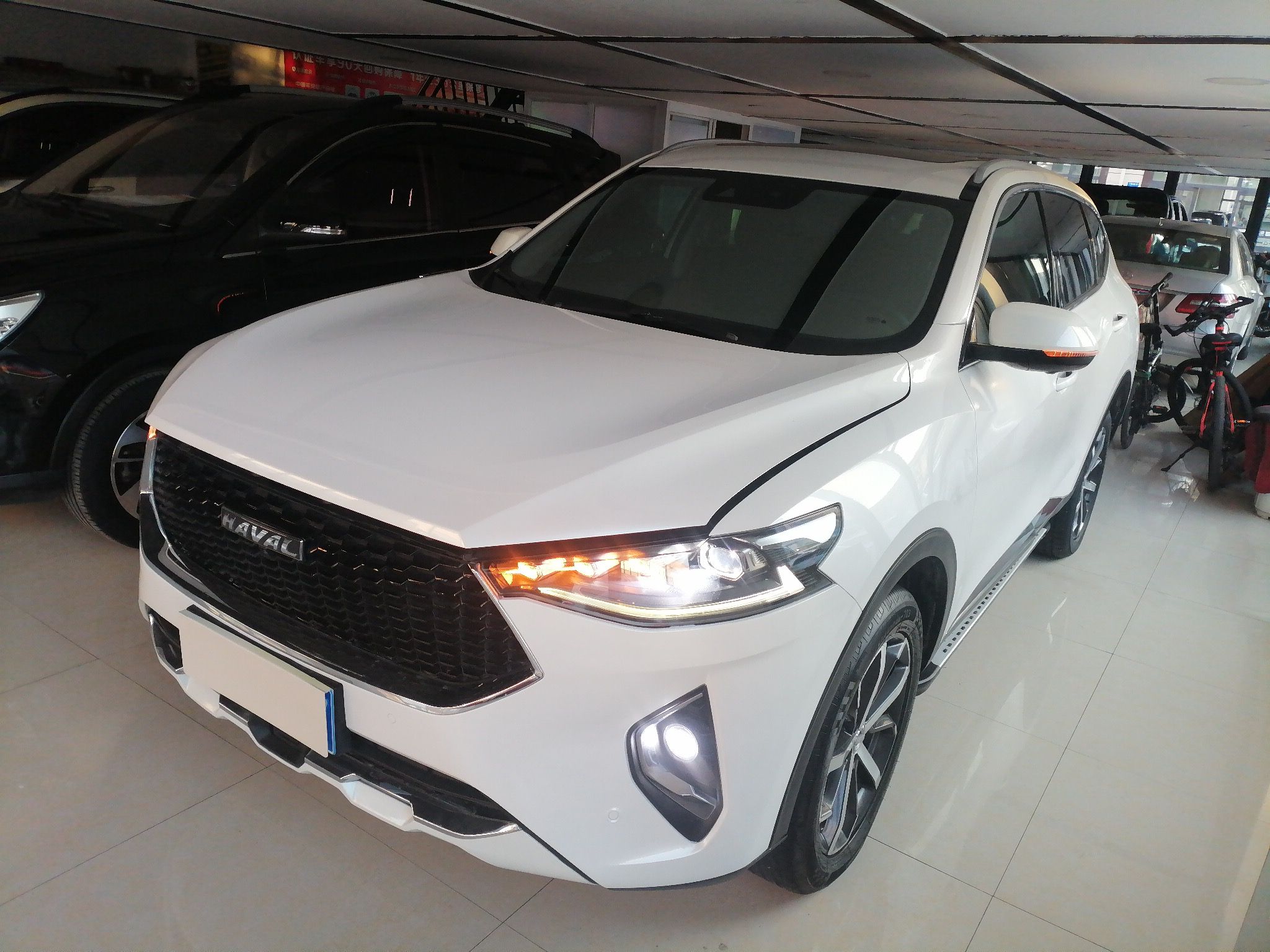 Под передней частью автомобиля