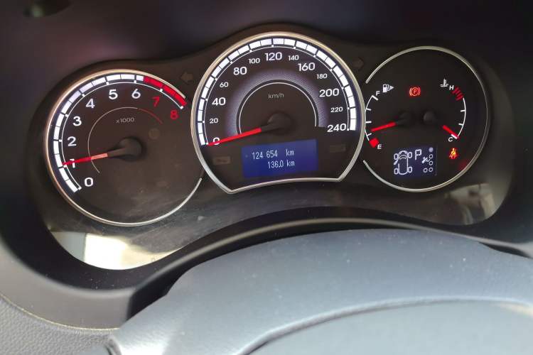 Used Renault Koleos 2015 2.5L 4x4 Comfort Edition Odometer Close Up