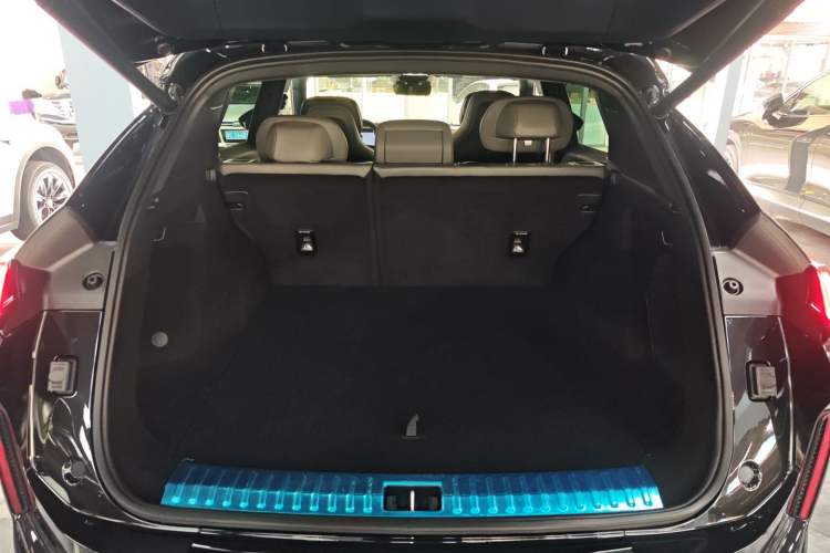 Used Lynk & Co 08 EM-P 2023 220km All-Wheel-Drive Performance Halo Trunk