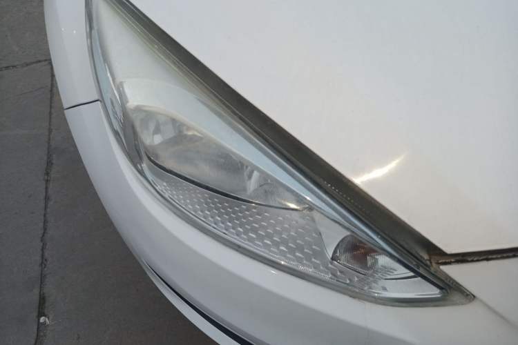 Used Ford Focus 2015 Hatchback 1.6L Automatic Comfort Model Right Front Headlight