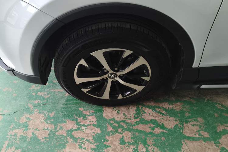 Used Toyota RAV4 2016 2.0L CVT Two-Wheel Drive Comfort Edition China V Standard Left Front Wheel Hub