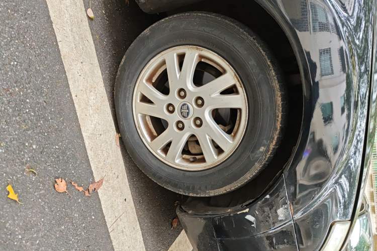 Used Bestune B50 2011 1.6L automatic with sunroof
