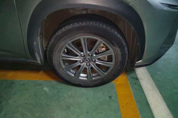 Used Lexus NX 2020 300h Front-Drive FENGSHANG Version China VI Standard Right Front Wheel Hub