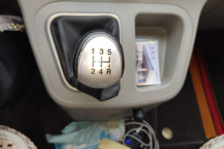 Used JAC Refine M3  Gear Lever